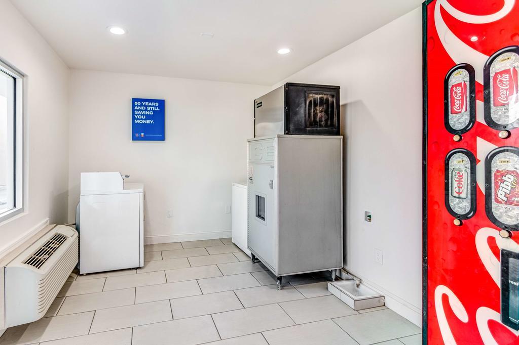 Motel 6-Visalia, Ca מראה חיצוני תמונה