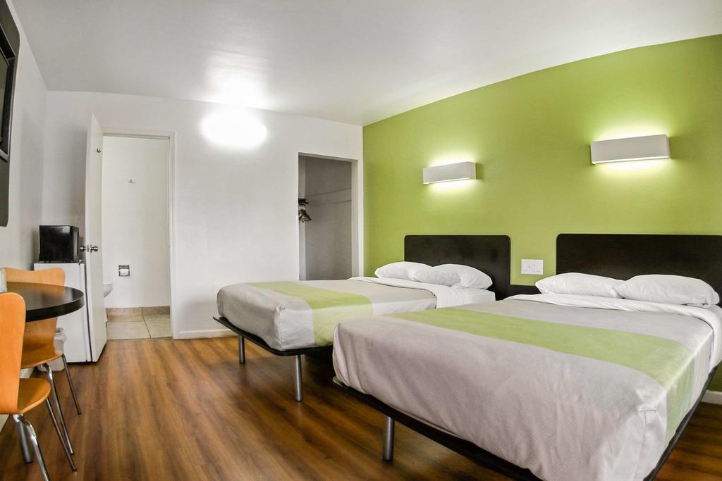 Motel 6-Visalia, Ca מראה חיצוני תמונה